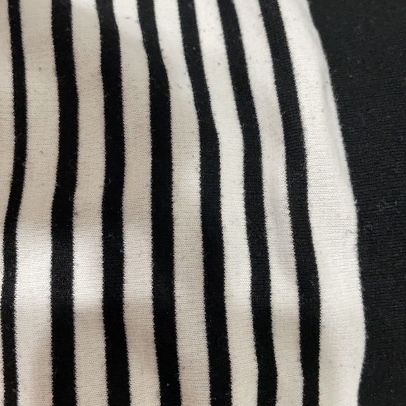 Cute Basic Crop Top - Picture 3 of 3